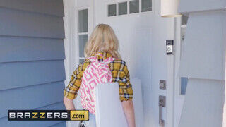 Brazzers - Lexi Lore idősebb sráccal reszel