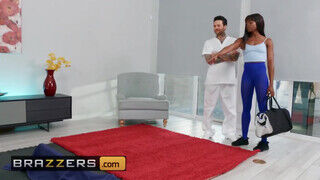 Brazzers - Ana Foxxx popsija megbaszva