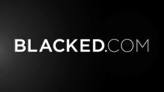 Riley Reid és Gabbie Carter erőszakos menete