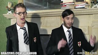 Tarra White a csábító sulis szajha