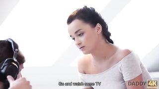 Fiatal szuka és az koros fószer