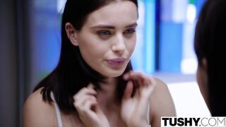 Lana Rhoades segg lyukba dugva