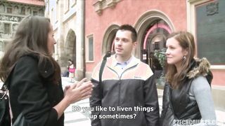Tinédzser lánynak bejön a gigászi hímtag