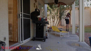 Naughty America - Mckenzie Lee tinédzser farkon lovagol