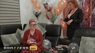 Brazzers - Sara Jay és Sally D'Angelo édeshármasban kufirconlak