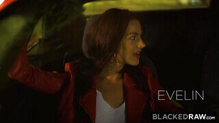 BlackedRaw - Evelin Stone élvezi a hatalmas hímvesszőt