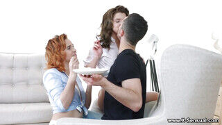 X-Sensual - Cornelia Quinn és Karry Slot édeshármasban dugnak