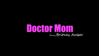 Moms Teach Porno - Britney Amber a szőrös suncis milf