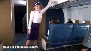 Reality Kings - Nikki Knightly a dugásmániás stewardess