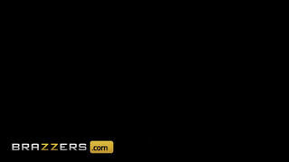 Brazzers - Bella Rolland a tanár úrral hancúrozik