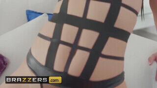Brazzers - Alina Lopez a szexy nyuszilány