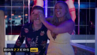 Brazzers - Blanche Bradburry kedveli a hatalmas dákót