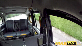 Fake Taxi - Alice Judge hátsó nyílásba kurelva a taxiban