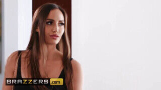 Brazzers - Desiree Dulce lovagol a férje dákóján