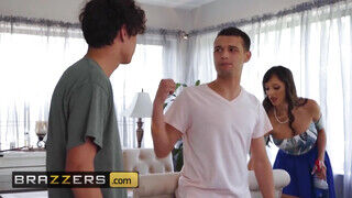 Brazzers - Lexi Luna a fia haverjával reszel