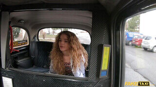Fake Taxi - Sabrina Spice lovagol a taxis péniszén