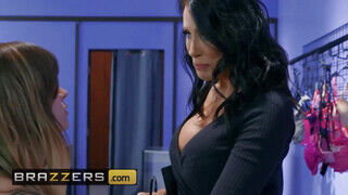 Brazzers - Reagan Foxx a boltos palival hancúrozik
