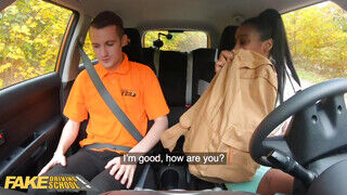 Fake Driving - Brit Asia a kívánatos néger fiatal lány