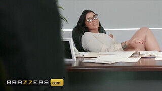 Brazzers - A óriási fenekű Ivy Lebelle popsi pornója