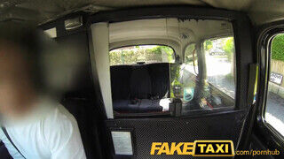 FakeTaxi - házas bigét csak rábeszéli a sofőr egy dugásra