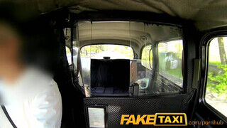 FakeTaxi - nem akarsz egy kicsike plusz pénzt keresni?