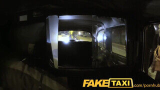FakeTaxi - beindult világos szőke néni kúrni akar