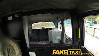 FakeTaxi - helyi nőci pinájába élveznek