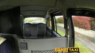 FakeTaxi - koleszos bige ordítva élvez