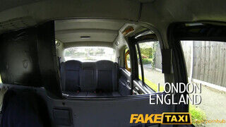 FakeTaxi - gigászi popós gádzsi közösülni akar