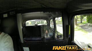 FakeTaxi - Summer Rose imádja a gigantikus kukit