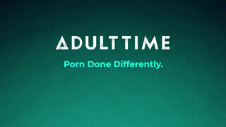 ADULT TIME - Charles Dera kúrja Honey Gold muffját