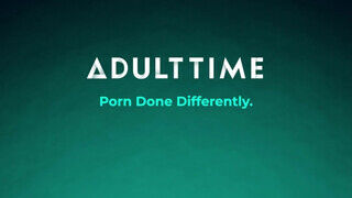 ADULT TIME - Rocky Emerson a csábos kitetovált pipi