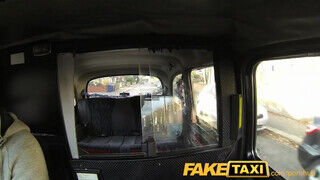FakeTaxi - óriási száj, gigászi segg és egy lucskos buxa