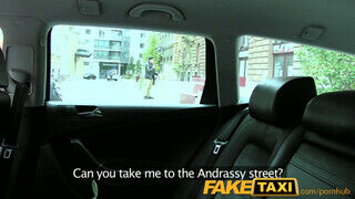 FakeTaxi magyar gádzsi rákéredzekik a sofőr farkára