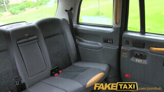 FakeTaxi - egy szopásért ingyen fuvar ?