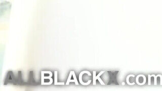 AllBlackX - Lala Ivey a méretes cicis zsenge