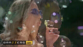 Brazzers - Olivia Austin nem csak cicibe kurelva