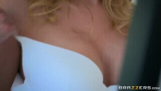 Britney Amber picsája felajzott - Brazzers