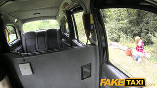 FakeTaxi óriás tőgyes világos szőke pipi megkefélve
