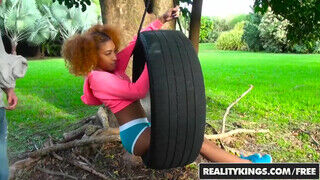 RealityKings - Kendall Woods gigászi fügyit kap