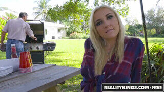 RealityKings - Jade Ambers megkívánta a bájdorongot
