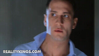Reality Kings – Lara De Santis popsiba is engedi