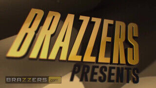 Brazzers - Cherie Deville fiatal krapekkal kúrel