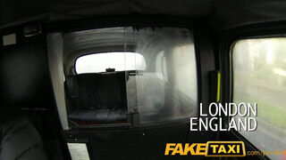 FakeTaxi - gigászi didkós debella lány a taxiban
