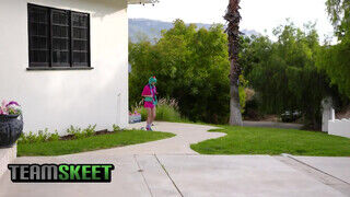 Jessie Saint a cosplayes tinédzser csaj - TeamSkeet
