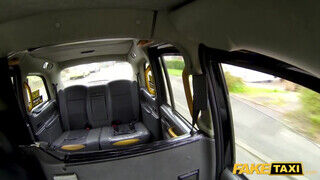Fake Taxi - Amber Jayne lovagol a taxis kukacán