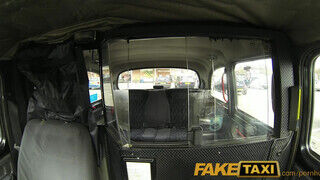 FakeTaxi - Tiffany Naylor a zsenge tinédzser szuka
