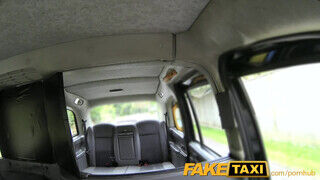 FakeTaxi - Adreena Winters a tetkós kéjhölgy