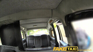 FakeTaxi - Csöcsös világos szőke zsenge a taxiban kúr