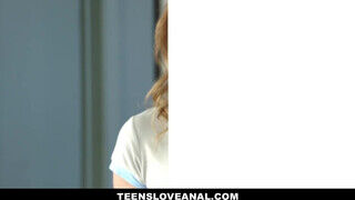 Teensloveanal - Kinsley Eden kipróbálja segglyukba